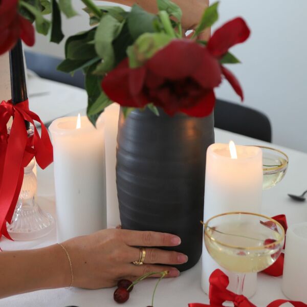 Ash Vase Medium - Black