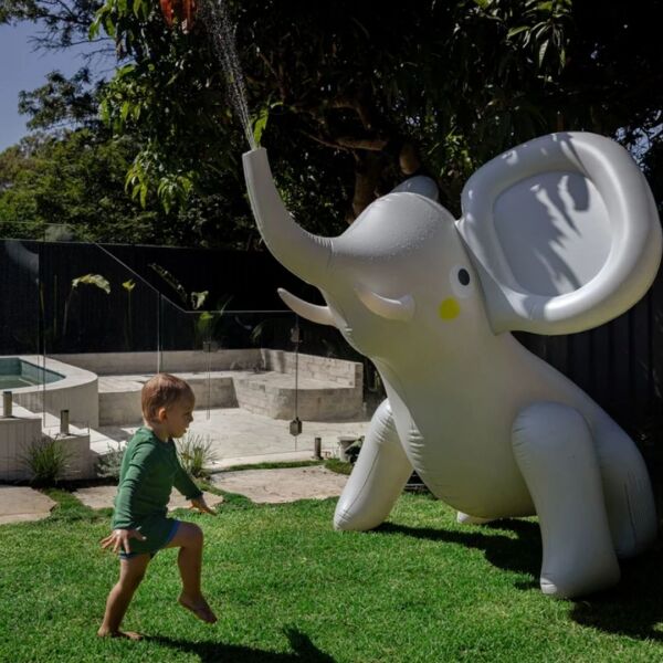 Inflatable Giant Sprinkler - Eli the Elephant 