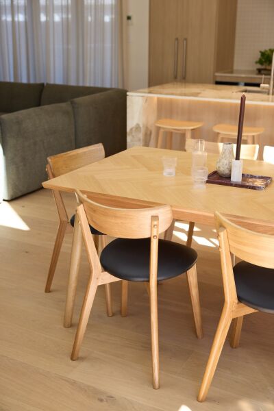 Pero Dining Chair