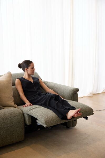 Leonardo 3 Seater W/ RHF Chaise 