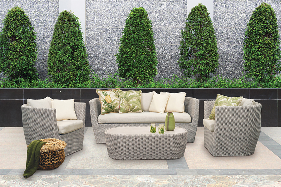 Mandy-insitu---miniature-tree-background---March2022